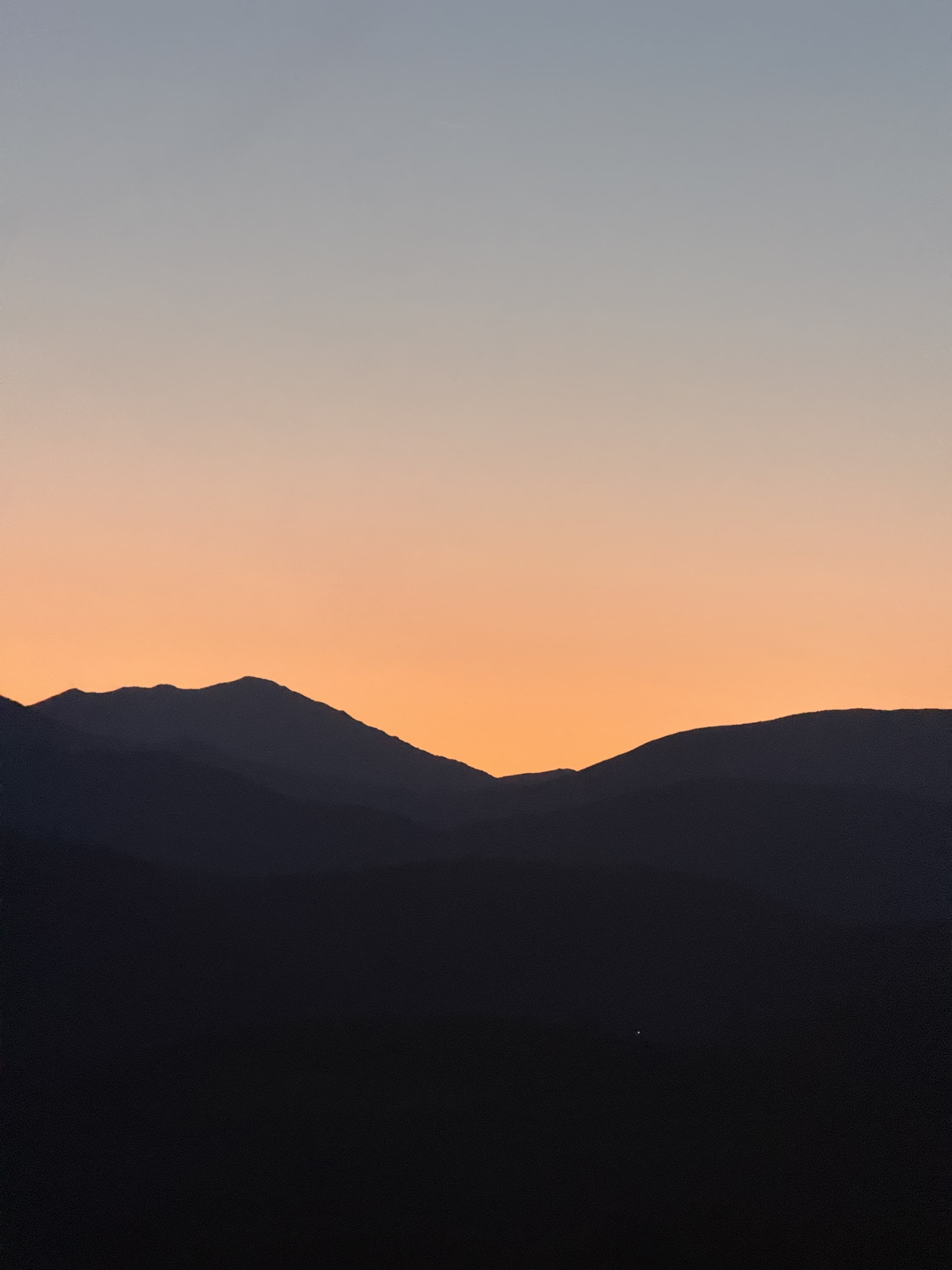 Coucher de soleil sur la route